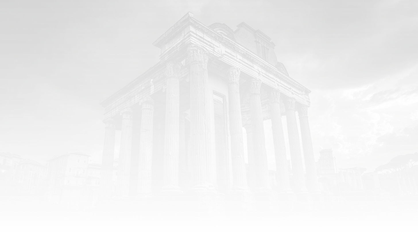 Fachada imponente de templo clássico romano com colunas coríntias altas em mármore branco, estilo arquitetônico greco-romano evocando tradição jurídica e justiça, iluminação suave e etérea com tons claros e neutros, atmosfera sóbria e atemporal, fotografia em alto contraste suavizado servindo como pano de fundo decorativo institucional